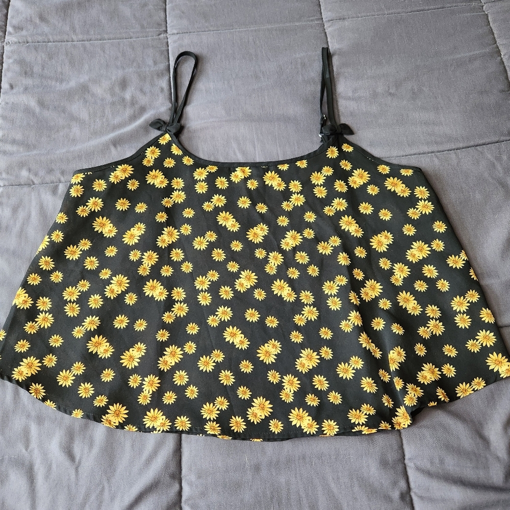 E Hanger M Flower Tank Top